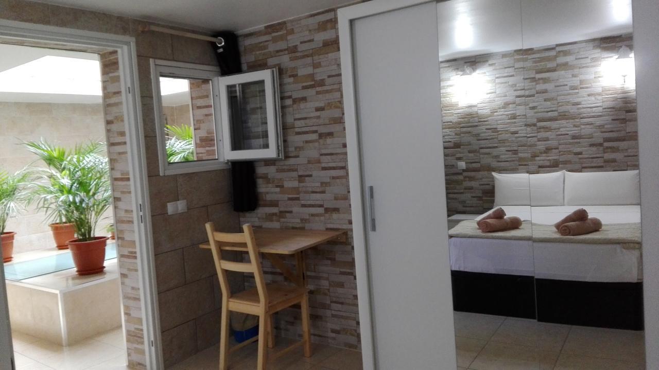 Poseidon - Hm Guest house